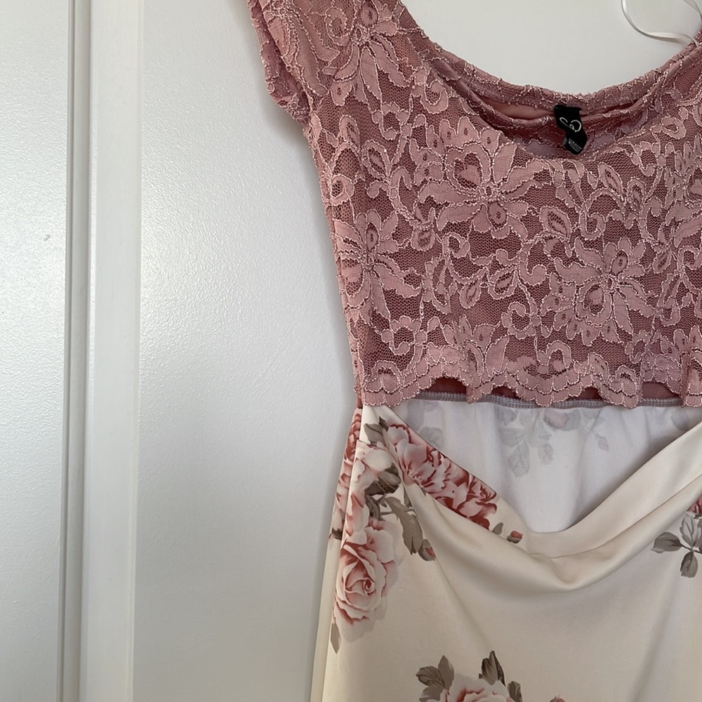 Windsor Romantic Floral and Lace Off-the-Shoulder mini dress - Picture 6 of 7